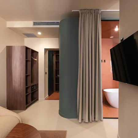 Hotel Boutique Opera 4*